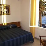 Hotel La Brise 3*