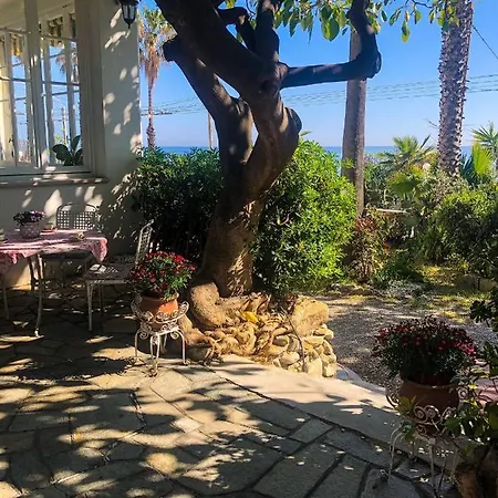 La Brise Hotel