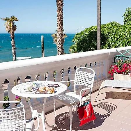 La Brise 3*
