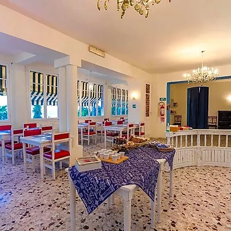 La Brise Hotel 3*