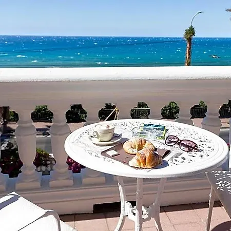 La Brise 3*