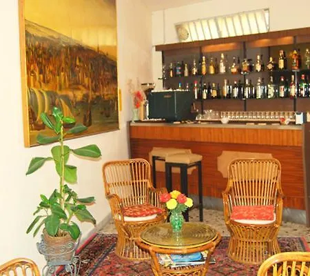 Готель La Brise 3*